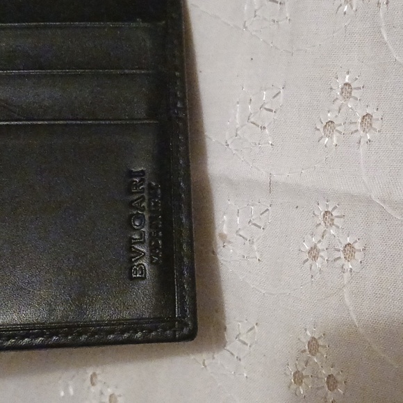 Bulgari Leather wallet. Genuine. - Picture 9 of 13